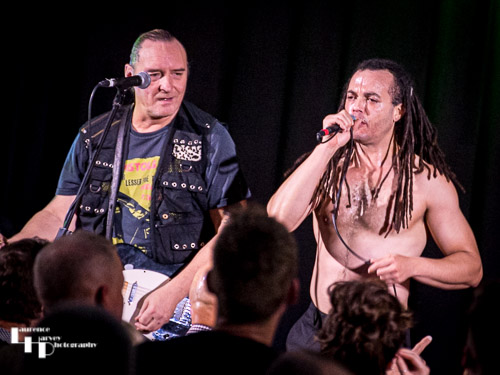 Ranking Jnr on vocals & Neil Etheridge on guitar