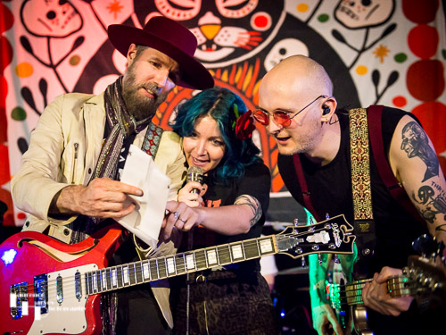 Greta Valenti on vocals, Robin Davey on guitar & Stephen Mildwater on bass