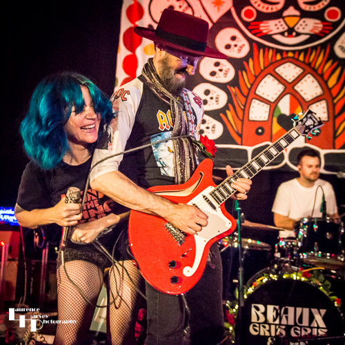 Greta Valenti on vocals & Robin Davey on guitar