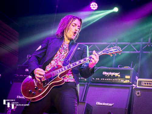 Blue Nation: Neil Murdoch on vocals & guitar