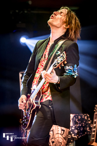 Blue Nation: Neil Murdoch on vocals & guitar