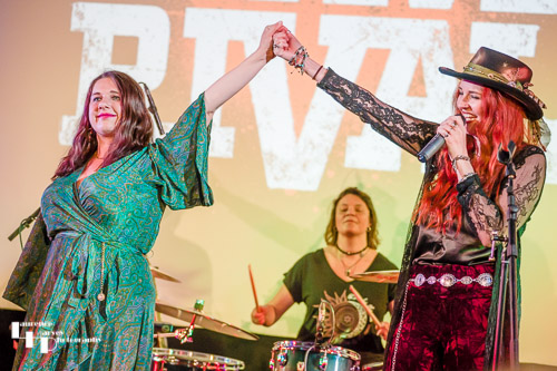 Lindsey Bonnick & Chloe Josephine on vocals