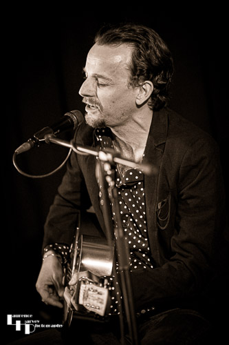 Joel Fisk on vocals & guitar