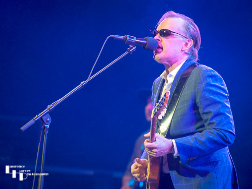 Joe Bonamassa on vocals & guitar