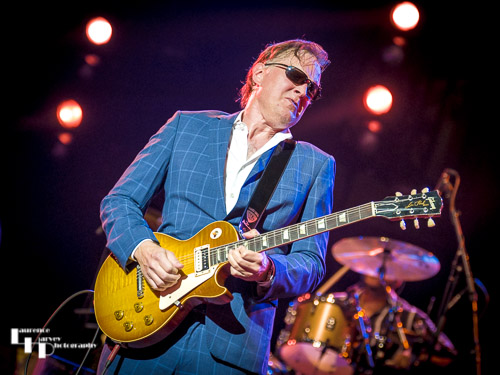 Joe Bonamassa on vocals & guitar