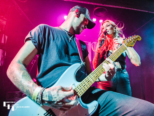 Rhiannon 'Kira' Hill on vocals & Joe Worrall on guitar