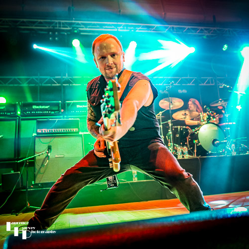 Loz Campbell Band: bassist