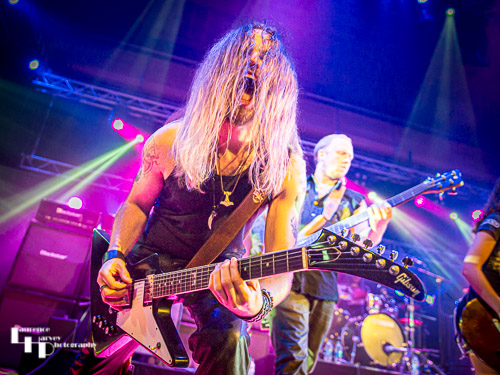 Loz Campbell Band: guitarist