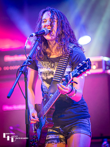 Loz Campbell Band: Loz Campbell on vocals & lead guitar