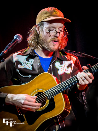 Thomas Dibb on vocals & guitar