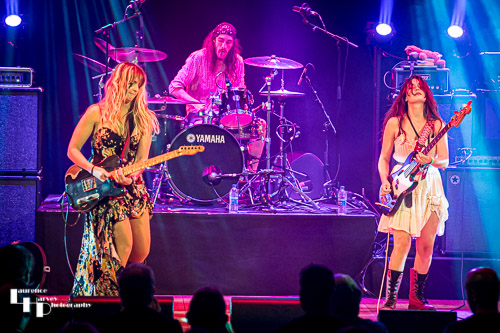 MuddiBrooke on stage at The Apex