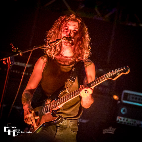 Oli Brown & The Dead Collective: Oli Brown on vocals & guitar