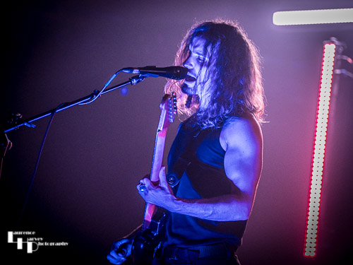 Oli Brown & The Dead Collective: Oli Brown on vocals & guitar