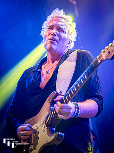 Philip Sayce on vocals & guitar