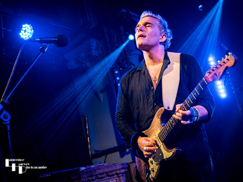 Philip Sayce on vocals & guitar