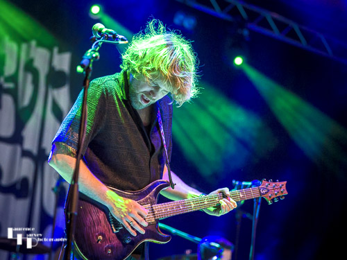 Piers Mortimer on lead guitar