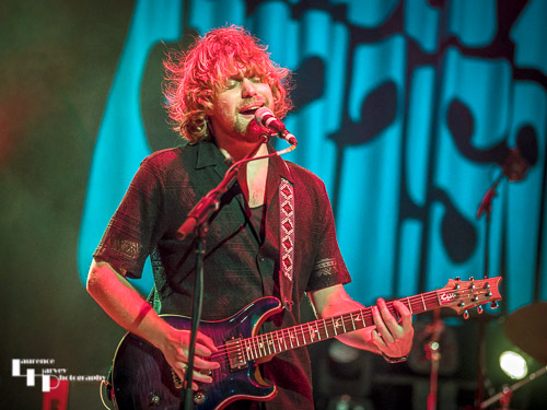 Piers Mortimer on guitar & vocals