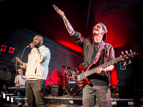 Joey Garande on vocals & Marc Sipeky on bass