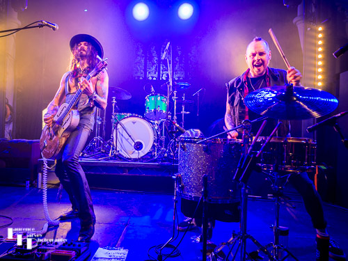 Troy Redfern on vocals & guitar, Nicky Waters on drums