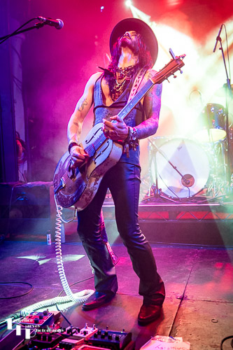 Troy Redfern on vocals & guitar