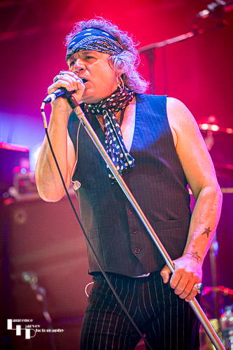 Takeaway Thieves: Peter McLoughlin on vocals