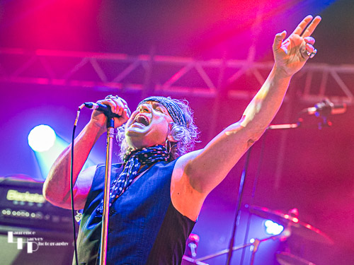 Takeaway Thieves: Peter McLoughlin on vocals