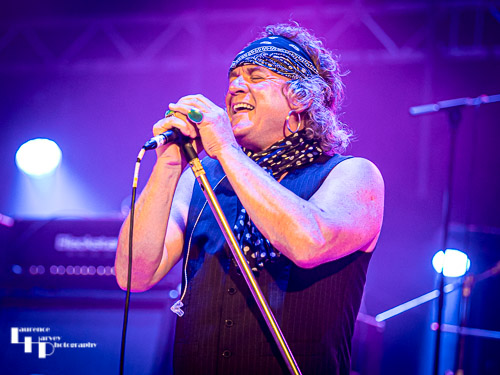 Takeaway Thieves: Peter McLoughlin on vocals