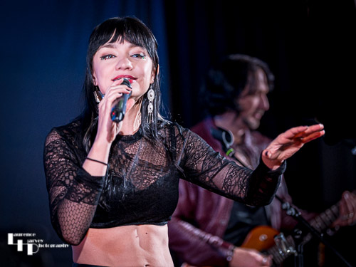 Grace Bond on vocals