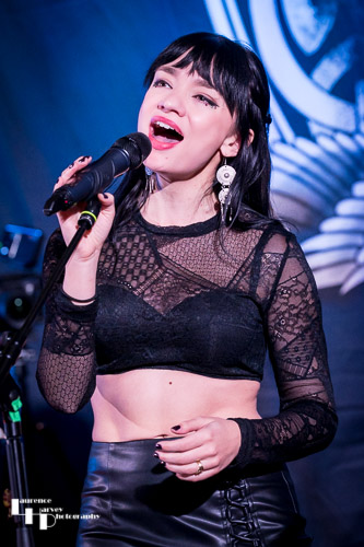 Grace Bond on vocals