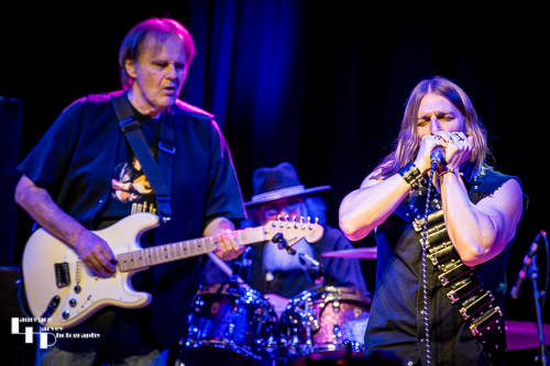Walter Trout on vocals & guitar, guest, Will Wilde on harp