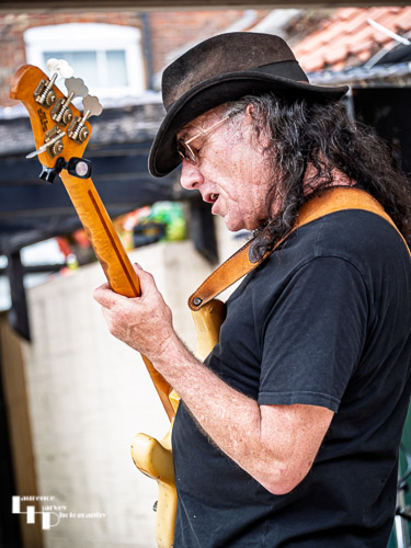 Simon Tufnail on bass