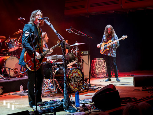 Neil Murdoch on guitar & vocals, Luke Weston on bass & vocals