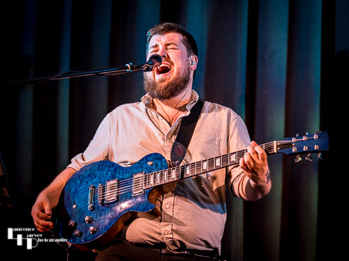 Alex Voysey on guitar & vocals