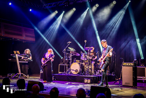 Chantel McGregor & her band on stage at The Apex