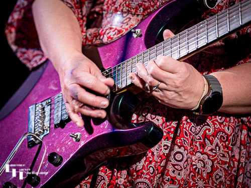 Up close with Chantel's guitar