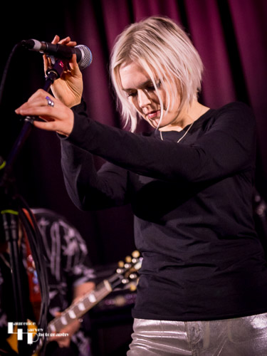 Jo Bevan on vocals