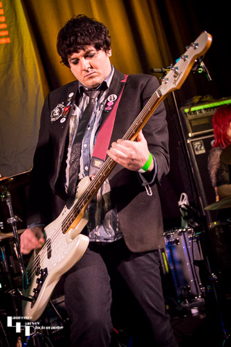 Simon Drowner on bass