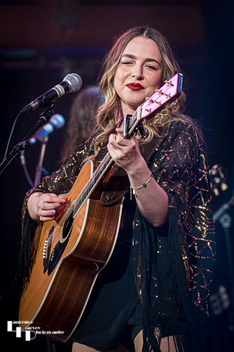 Demi Marriner on vocals & guitar