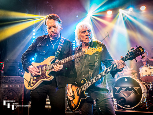 Jim Kirkpatrick on guitar, Merv Goldsworthy on bass