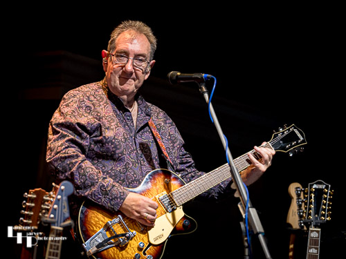 Alan Jenkins on lead guitar & vocals