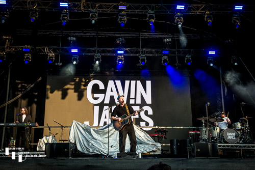 Gavin James & his band on stage at on stage at High Lodge, Thetford Forest