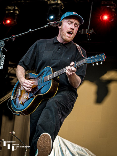 Gavin James on vocals & guitar