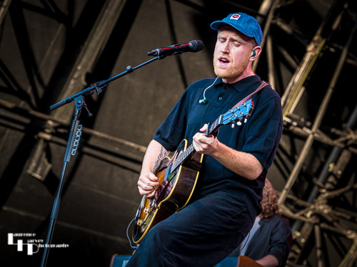 Gavin James on vocals & guitar