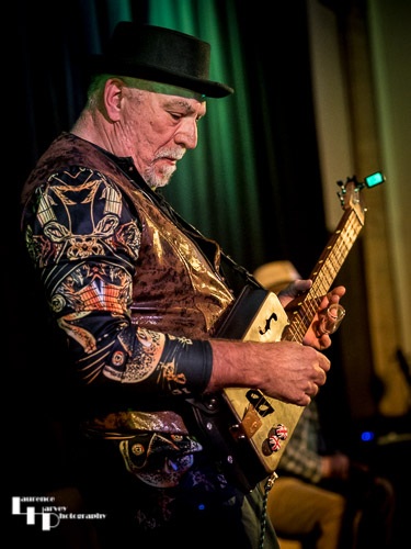 Rob Sands on guitar