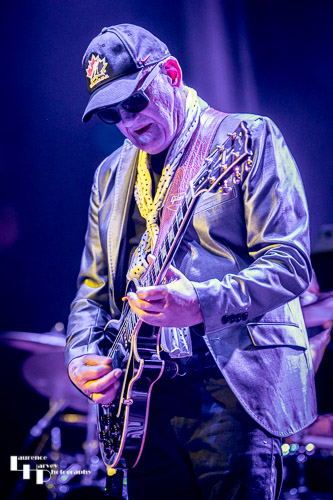 Jan Akkerman on guitar