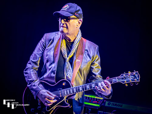 Jan Akkerman on guitar