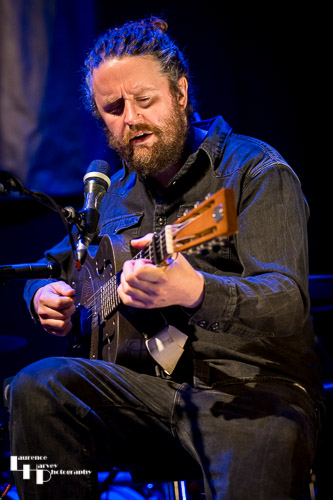 James Dixon on vocals & guitar