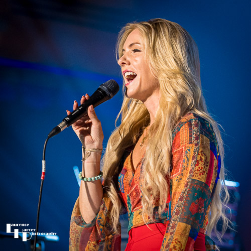 Laura Evans on vocals