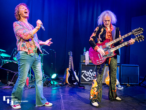 Ian Cook on vocals & Toby Jones on guitar