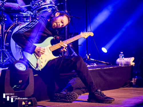 Laurence Jones on guitar & vocals